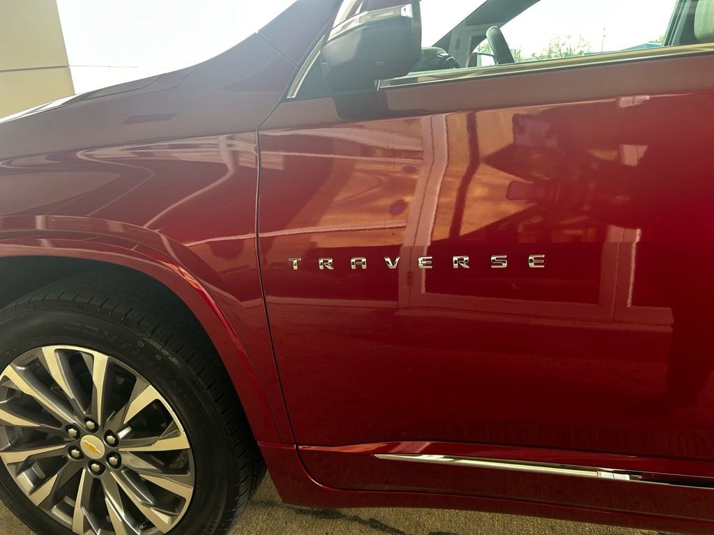 Used 2023 Chevrolet Traverse Premier image 10