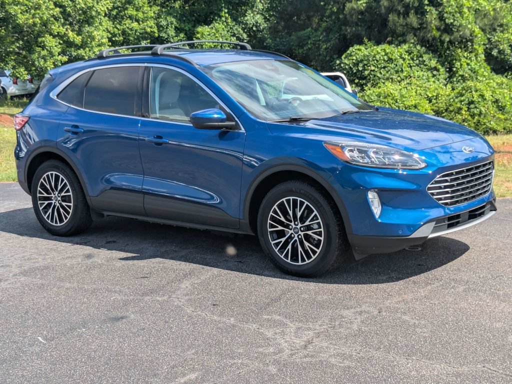 Used 2022 Ford Escape Titanium w/ Class II Trailer Tow Package FWD image 8