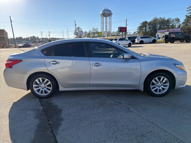 Used 2016 Nissan Altima 2.5 S w/ Power Driver Seat Package image 5