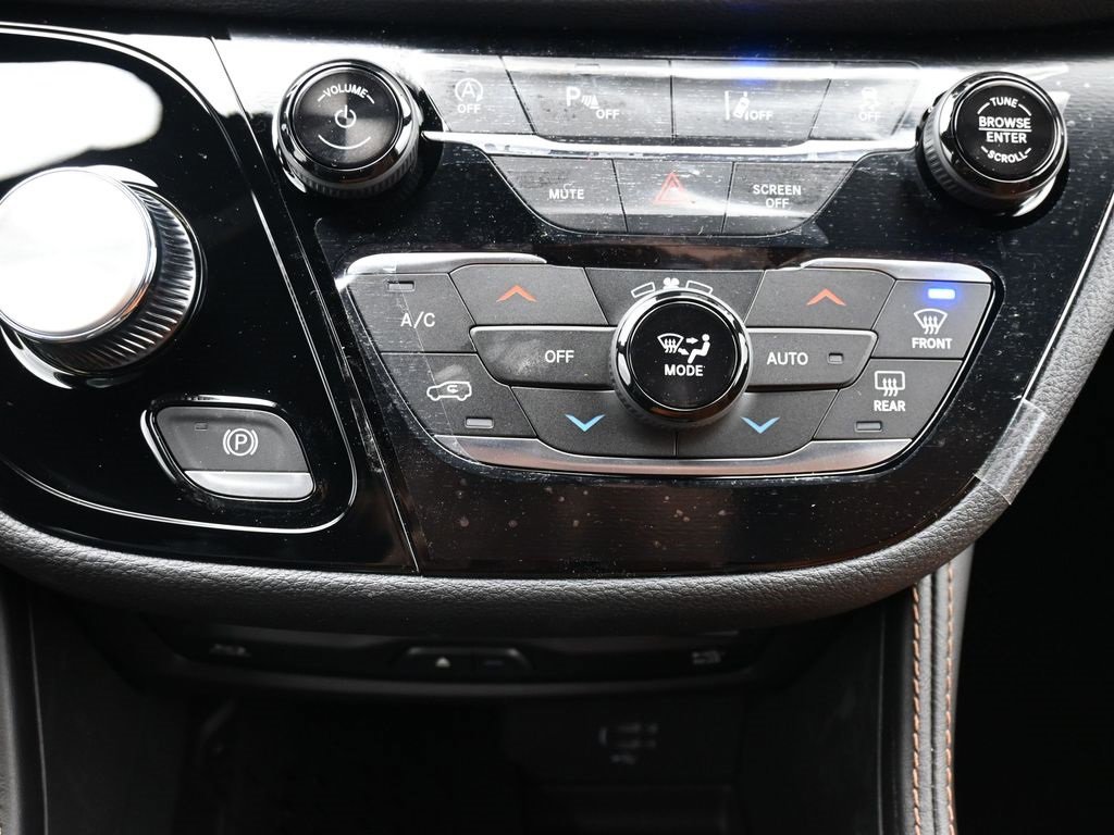 New 2026 Chrysler Pacifica Pinnacle image 26