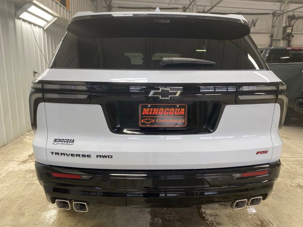 New 2026 Chevrolet Traverse RS w/ LPO, Floor Liner Package AWD/4WD image 11