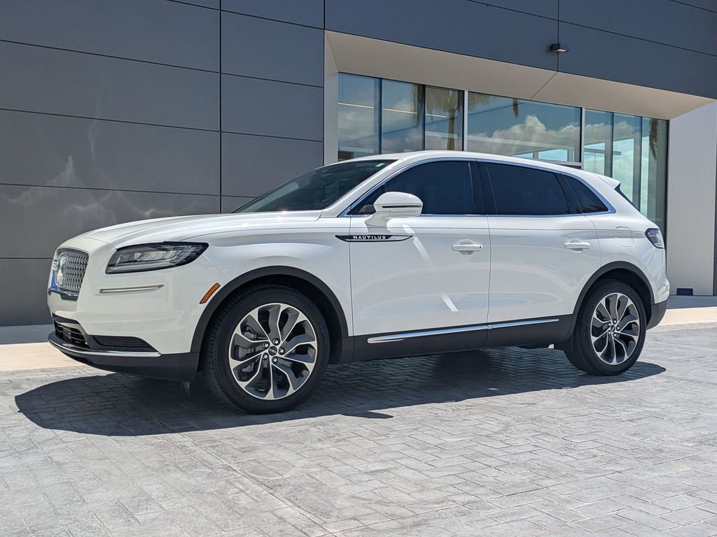 Certified 2023 Lincoln Nautilus Reserve w/ Luxury Package AWD/4WD image 2