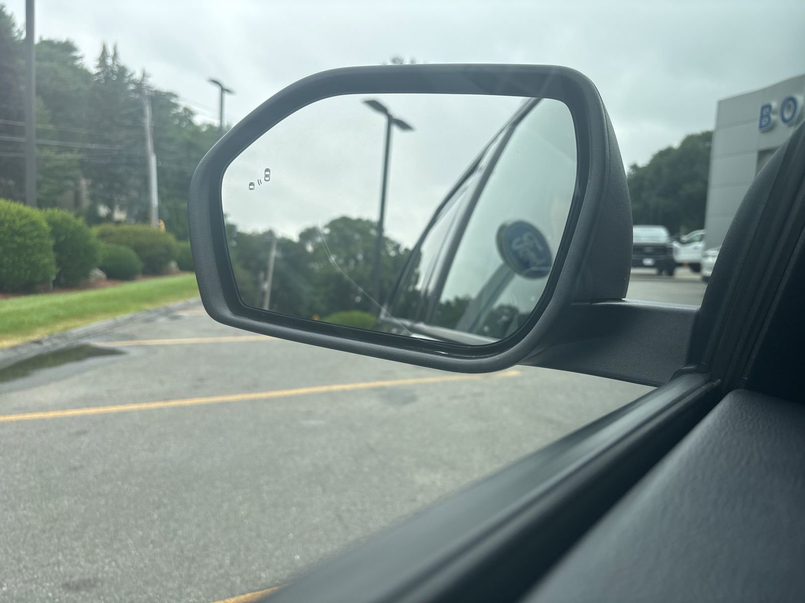 Used 2022 Ford Explorer XLT w/ Equipment Group 202A image 27