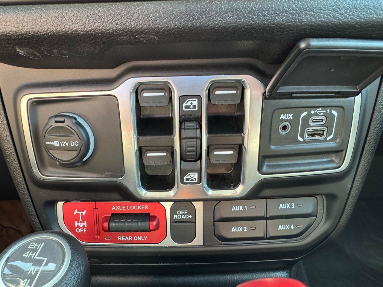 Used 2025 Jeep Wrangler Unlimited Sport AWD/4WD image 21