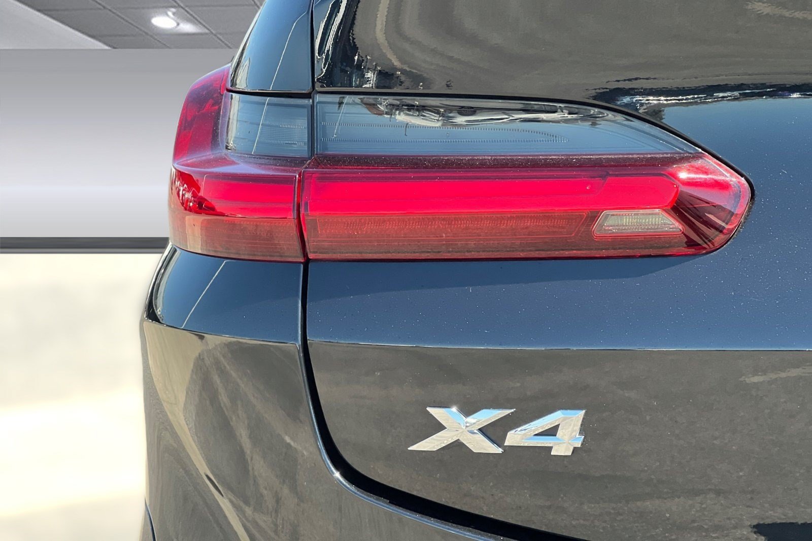 Used 2023 BMW X4 xDrive30i w/ M Sport Package AWD/4WD image 28