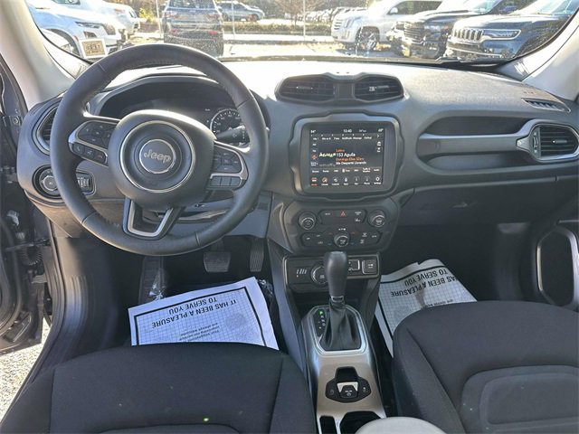 Certified 2022 Jeep Renegade Latitude w/ Convenience Group image 20
