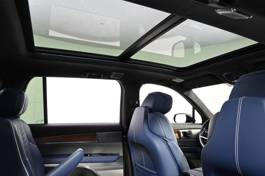 Used 2026 Cadillac Vistiq Premium Luxury image 17