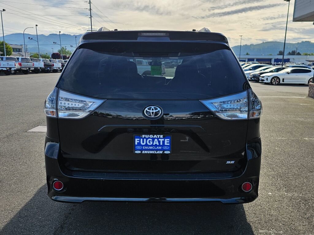 Used 2015 Toyota Sienna SE w/ SE Preferred Package FWD image 8