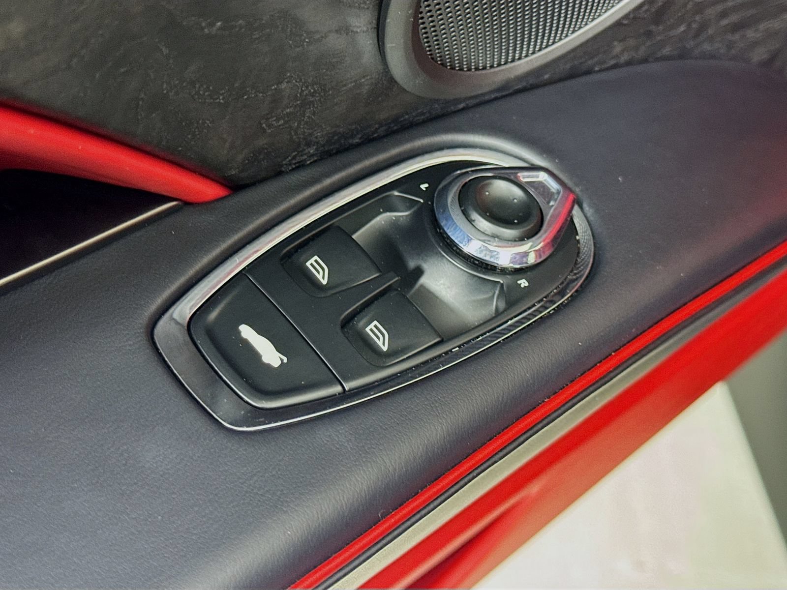Used 2023 Aston Martin DBS Coupe RWD image 16