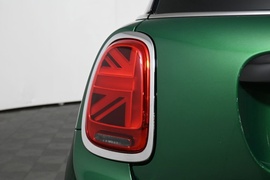 Used 2020 MINI Cooper 2-Door Hardtop image 12