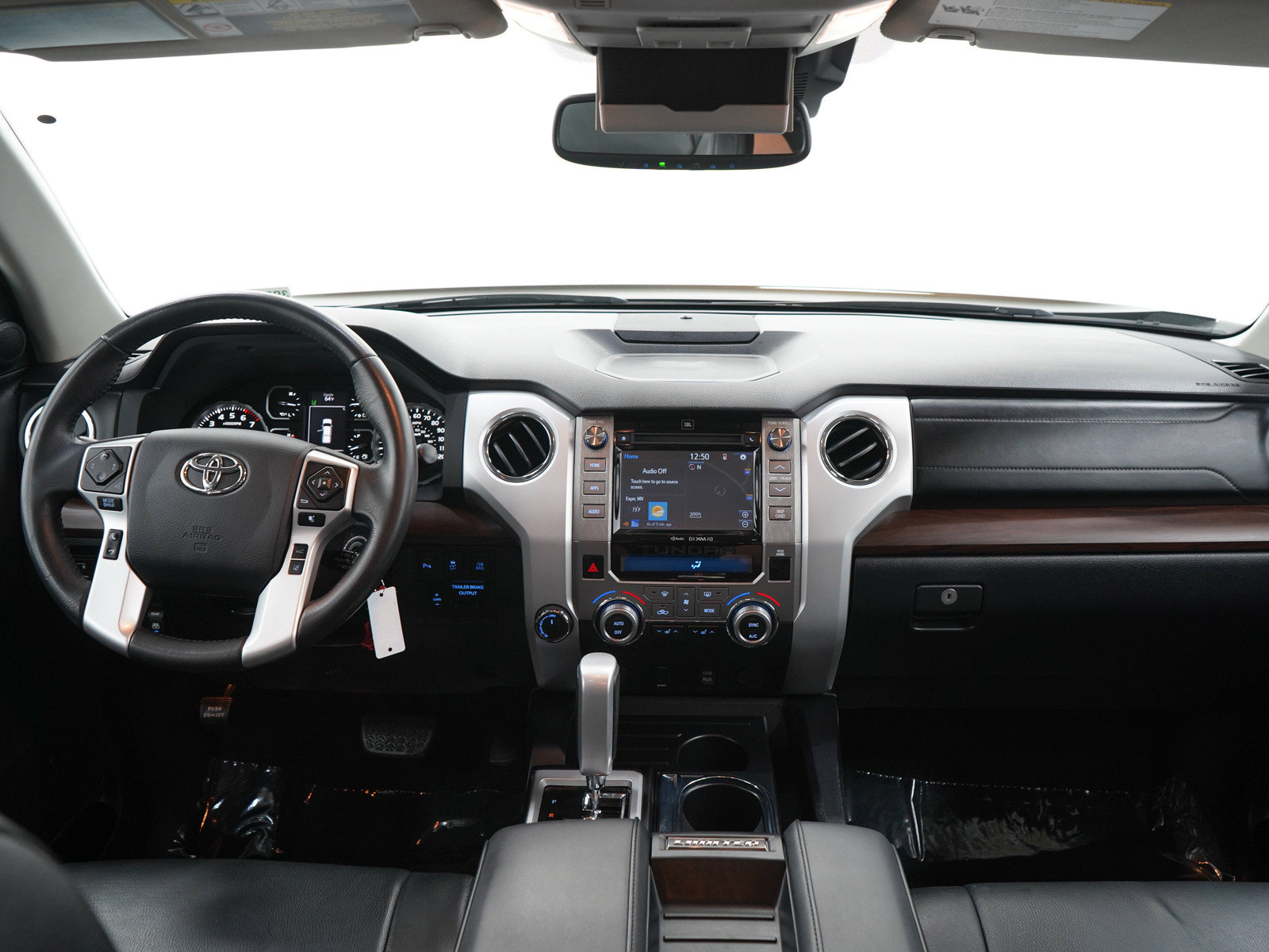 Used 2018 Toyota Tundra Limited w/ Limited Premium Package AWD/4WD image 16