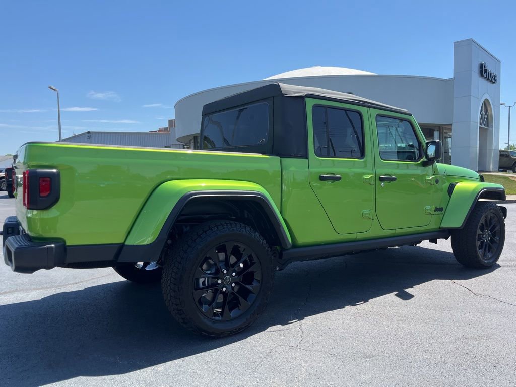 Used 2025 Jeep Gladiator Sport image 44