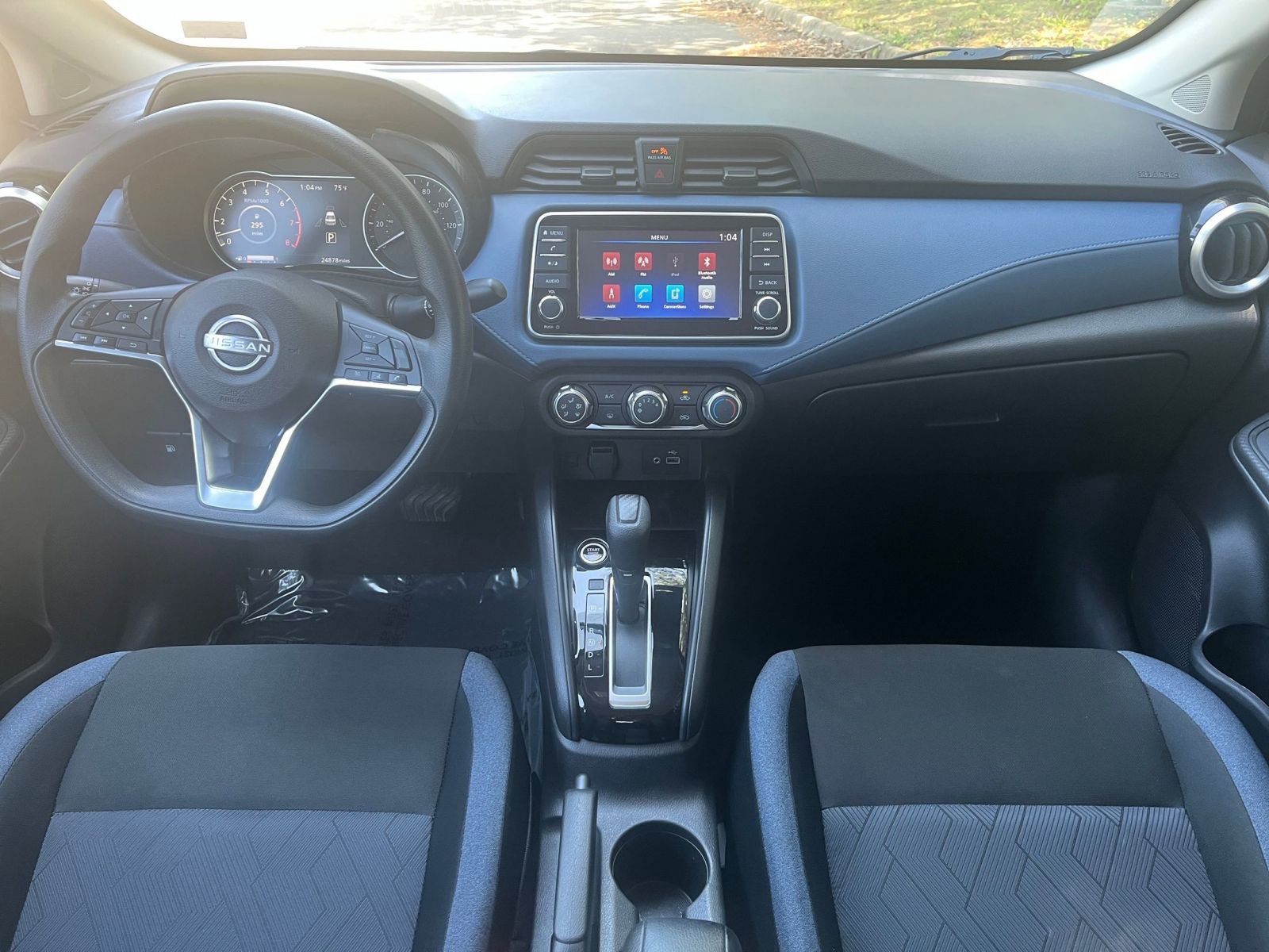 Used 2025 Nissan Versa SV FWD image 32