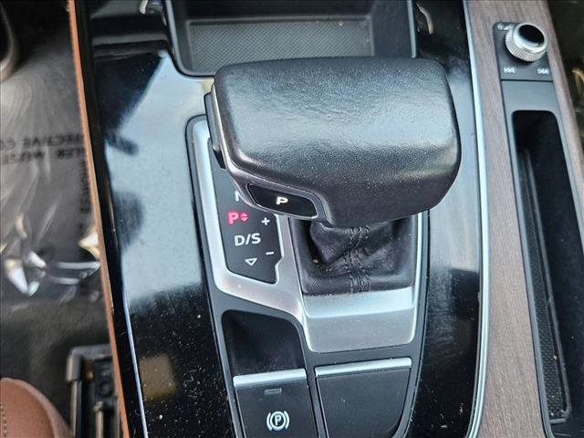 Used 2021 Audi Q5 Prestige w/ Prestige Package image 12