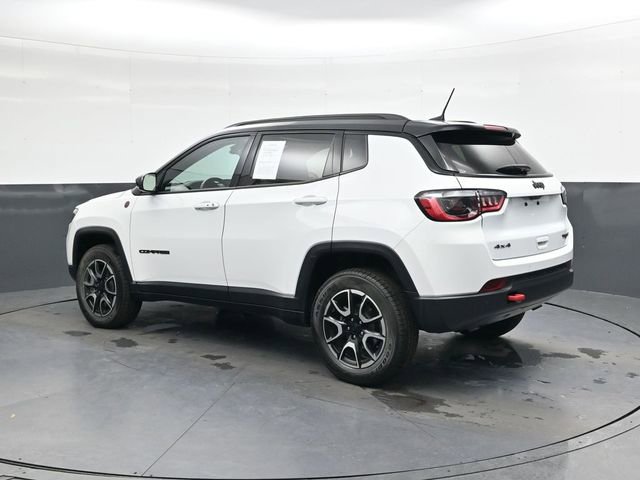 Used 2024 Jeep Compass Trailhawk image 6