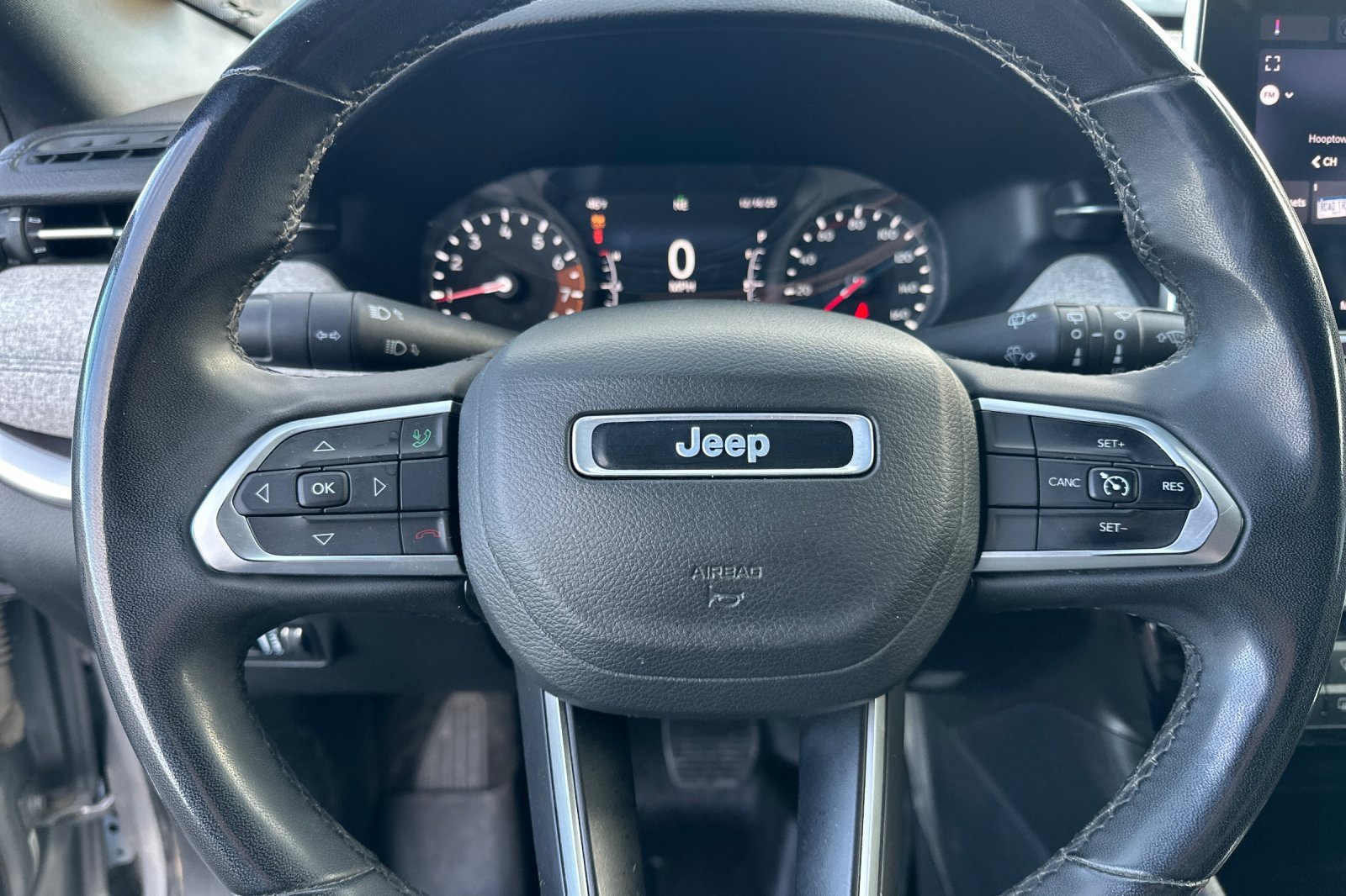 Used 2024 Jeep Compass Latitude image 34