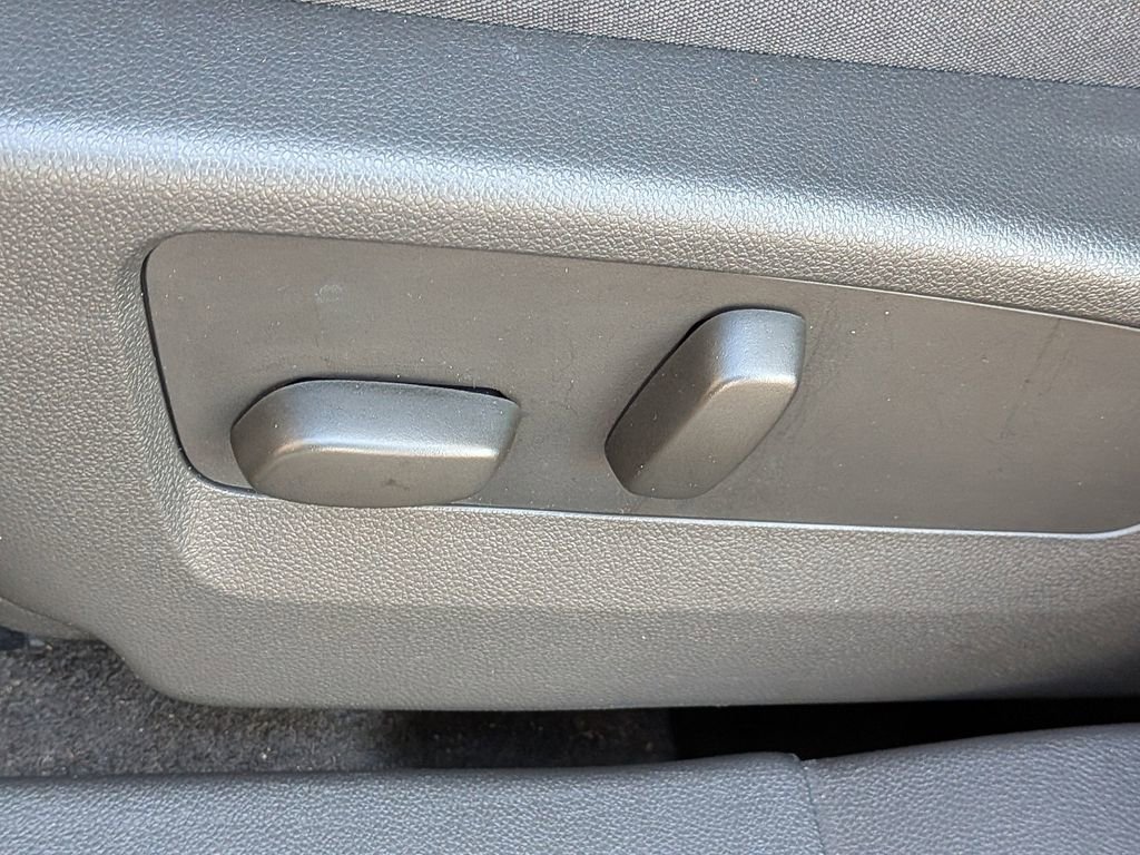 Used 2023 Buick Envision Essence FWD image 21