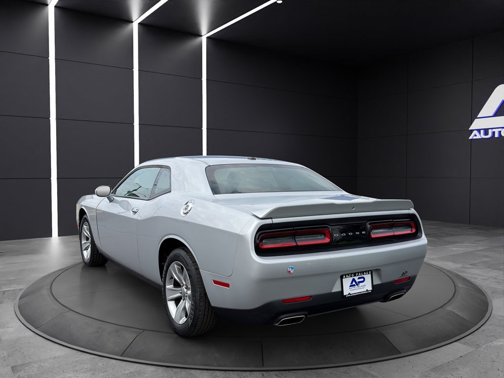 Used 2021 Dodge Challenger SXT RWD image 4