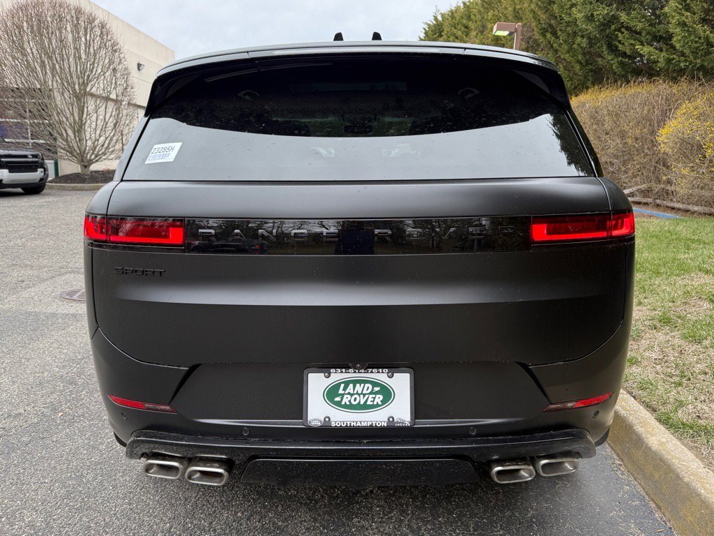 New 2025 Land Rover Range Rover Sport Dynamic SE image 4