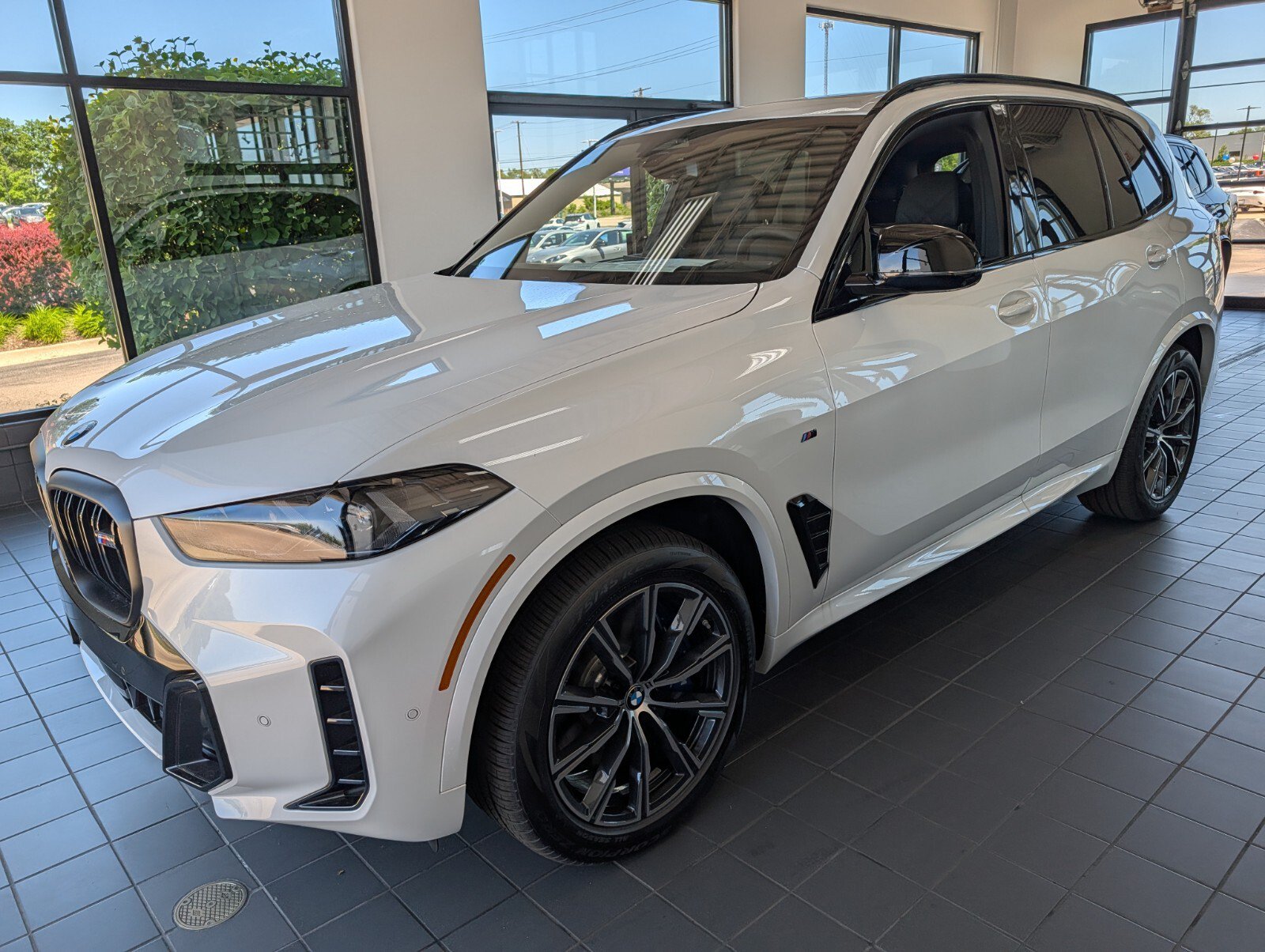 New 2026 BMW X5 M60i w/ Climate Comfort Package AWD/4WD image 7