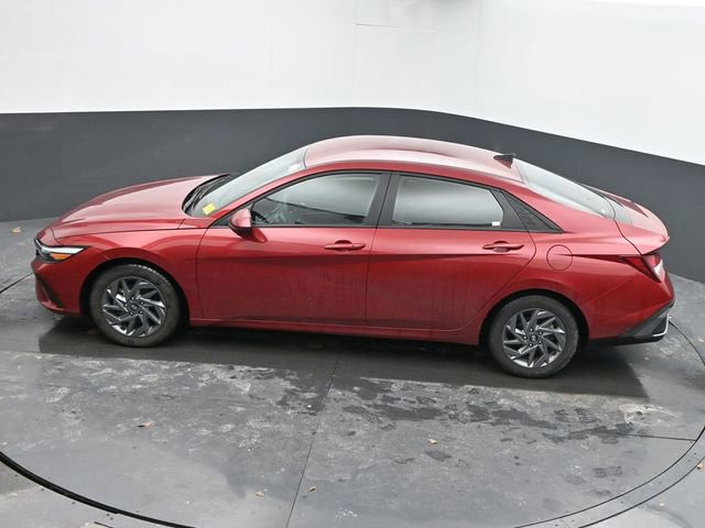 Used 2024 Hyundai Elantra SEL image 38