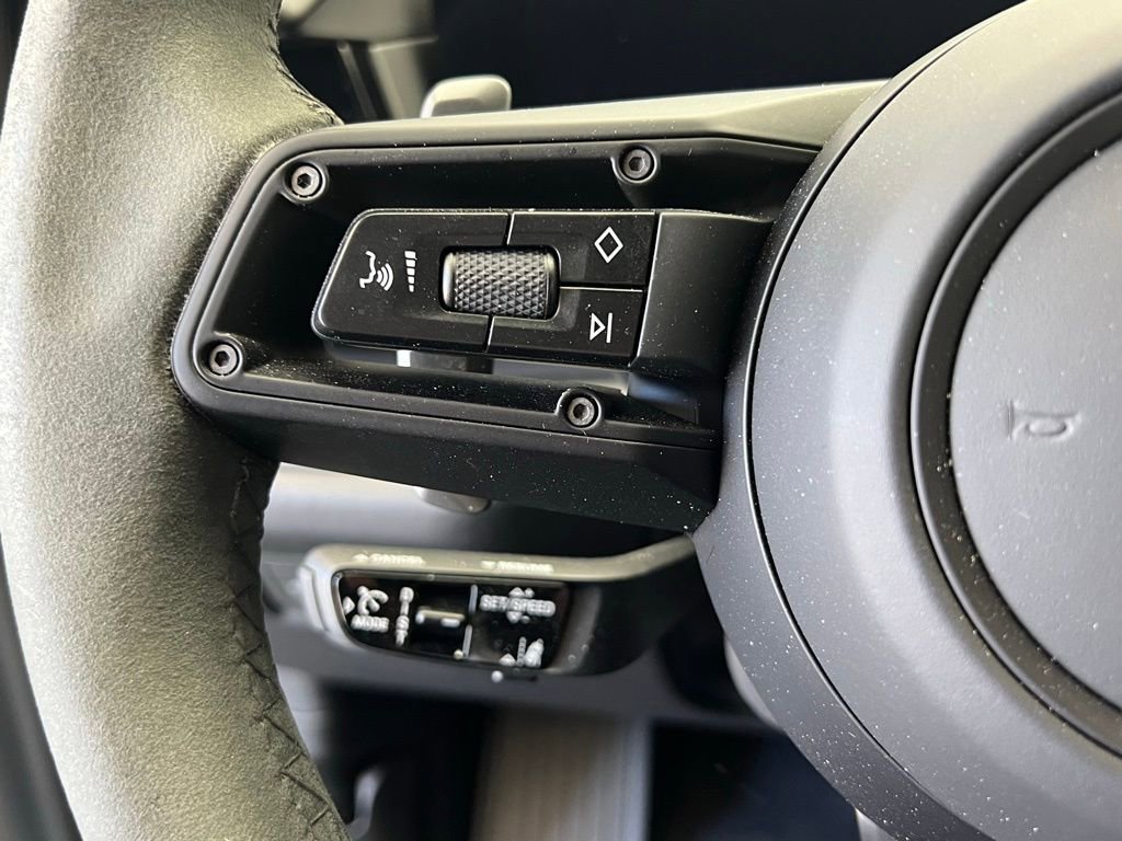 Certified 2025 Porsche Cayenne GTS AWD/4WD image 8