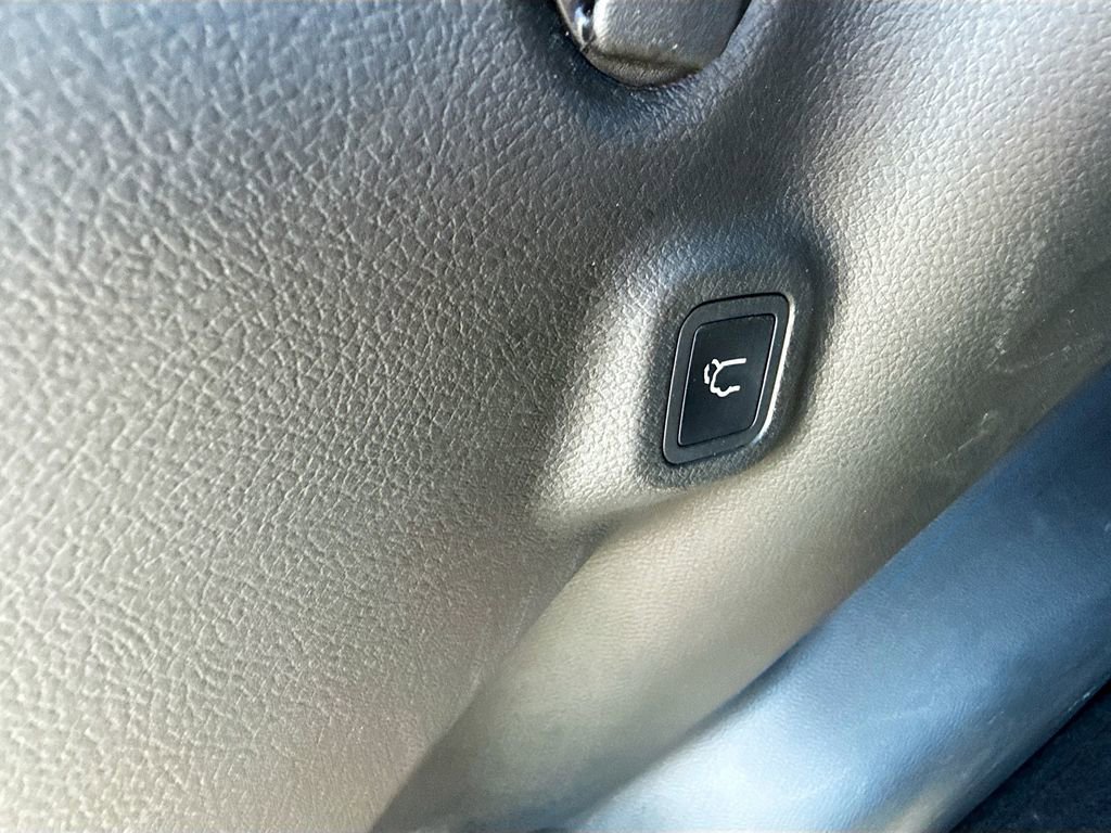 Used 2026 Jeep Compass Limited image 31