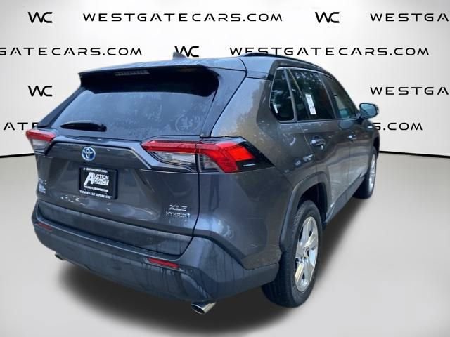 Used 2021 Toyota RAV4 XLE Premium image 16