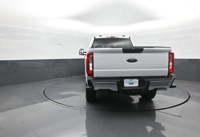 New 2026 Ford F250 XLT w/ FX4 Off-Road Package AWD/4WD image 6