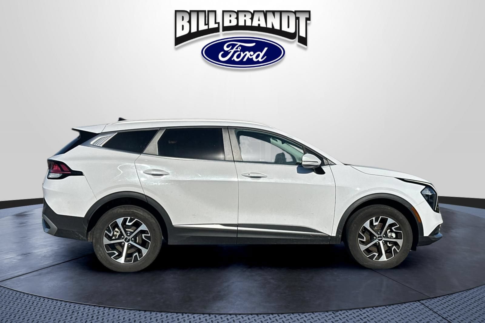 Used 2023 Kia Sportage EX AWD/4WD image 2