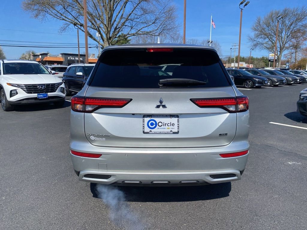 Used 2022 Mitsubishi Outlander SE image 5