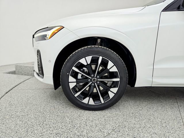 New 2026 Volvo XC60 B5 Plus w/ Climate Package PRO image 25