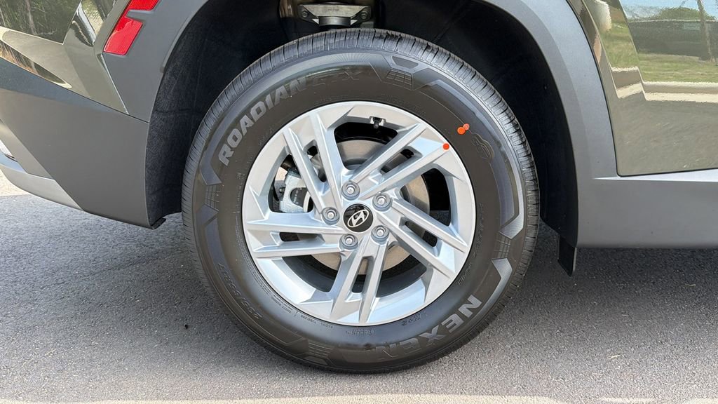 New 2026 Hyundai Tucson SE image 17