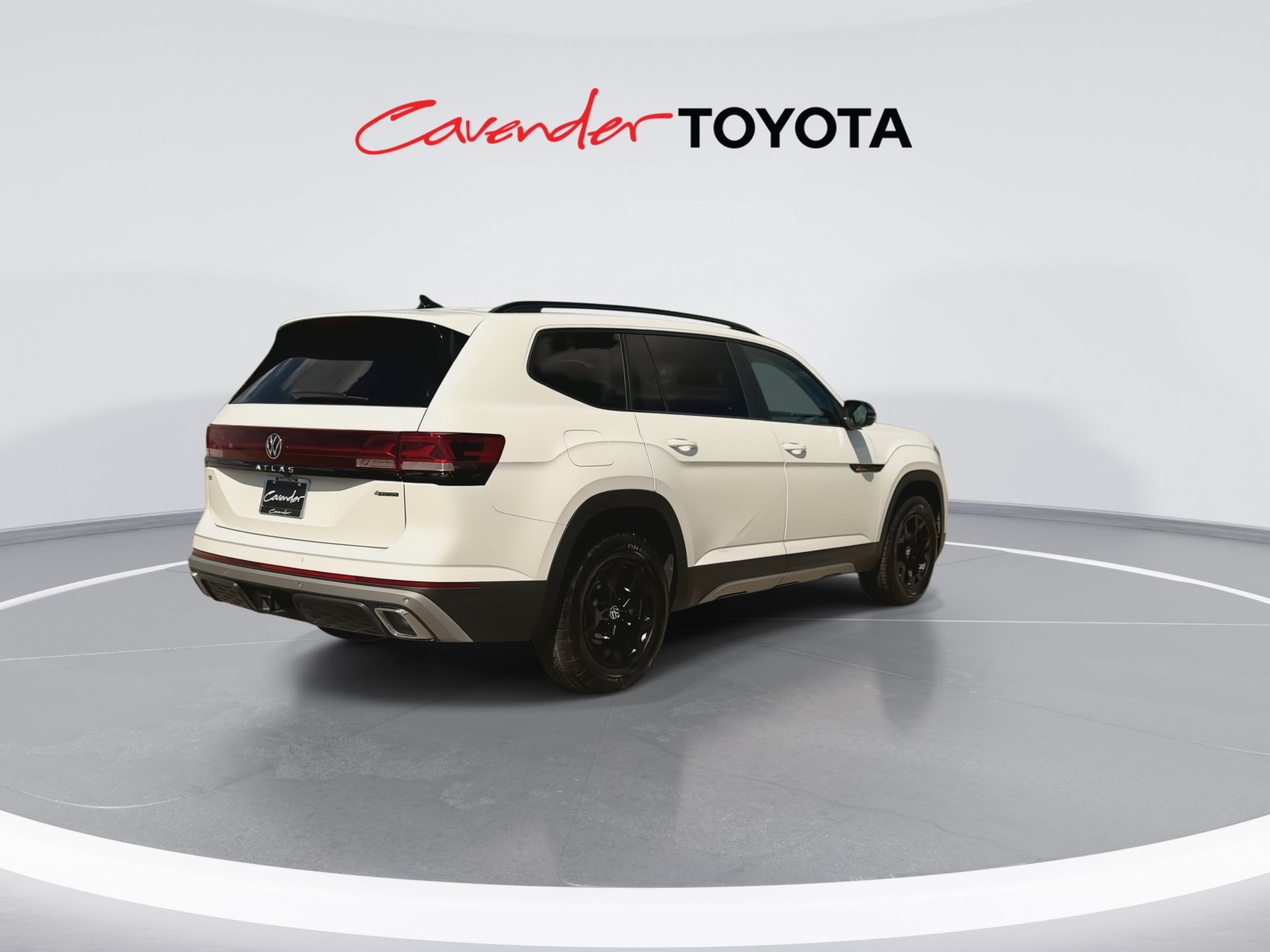 Used 2024 Volkswagen Atlas Peak Edition SE AWD/4WD image 8