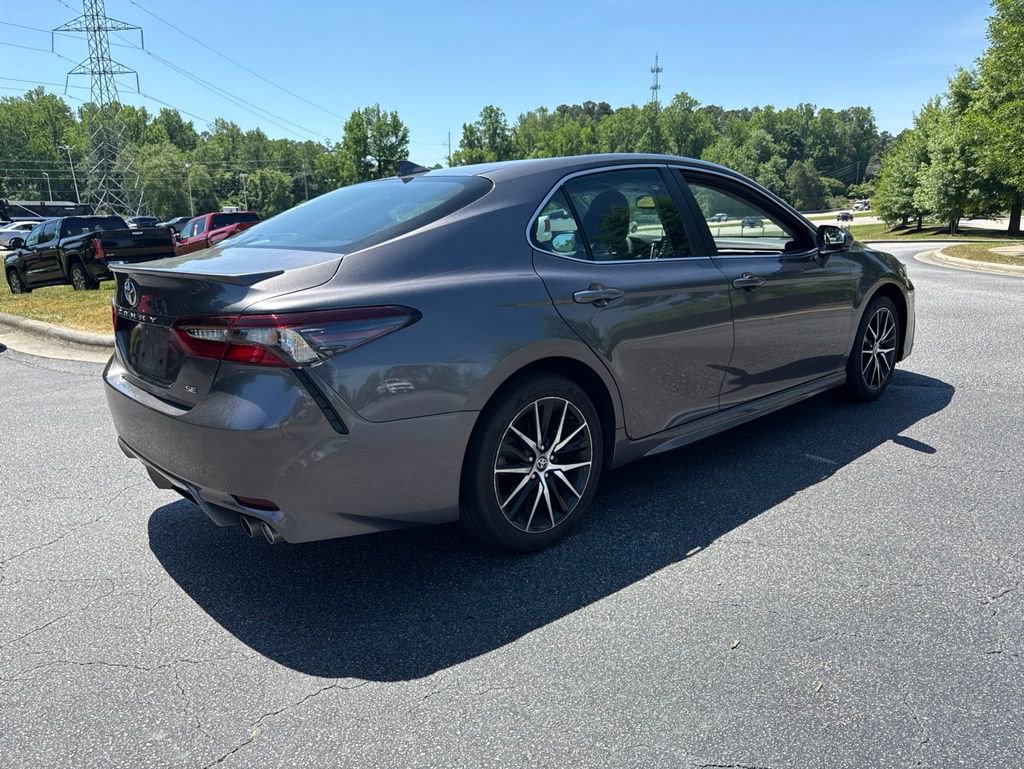 Used 2024 Toyota Camry SE w/ Convenience Package FWD image 5