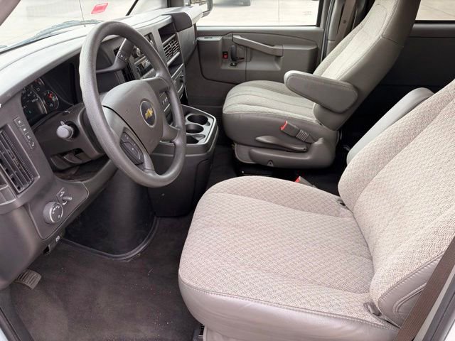 Used 2025 Chevrolet Express 3500 LT w/ LT Preferred Equipment Group RWD image 11