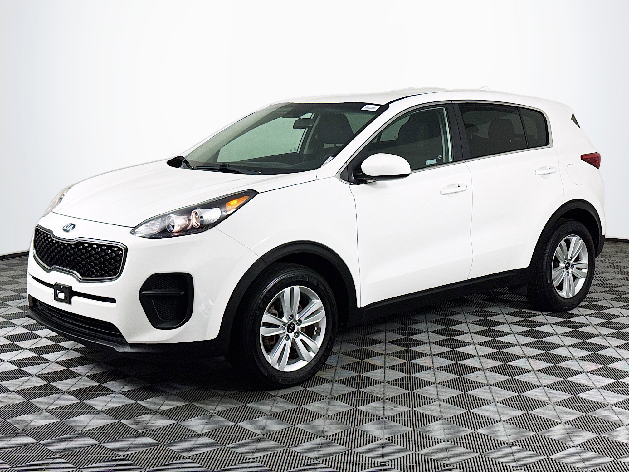 Used 2019 Kia Sportage LX image 4