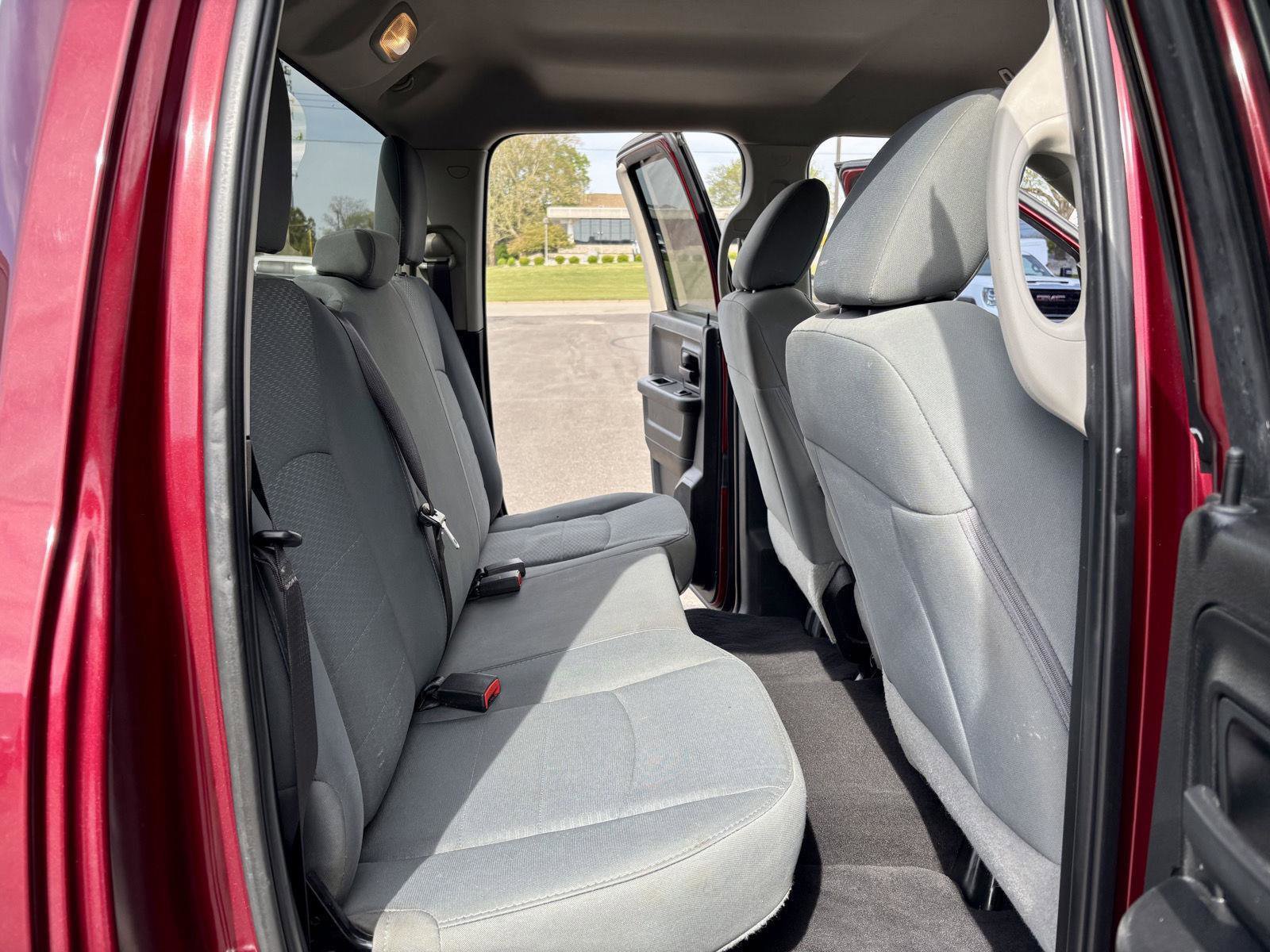 Used 2019 RAM 1500 Express w/ Express Value Package AWD/4WD image 9