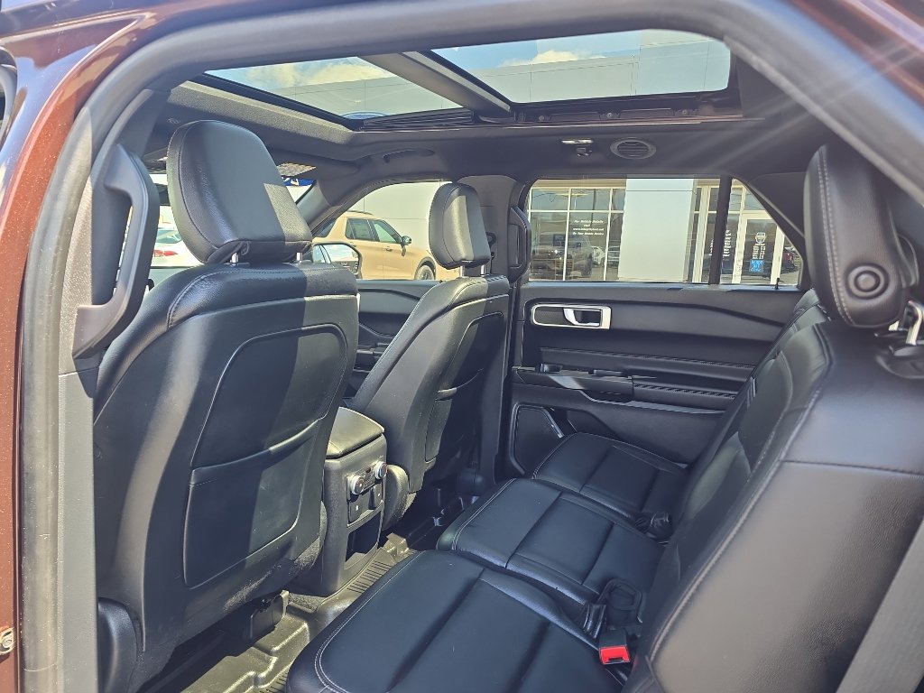 Used 2020 Ford Explorer XLT w/ Equipment Group 202A AWD/4WD image 22