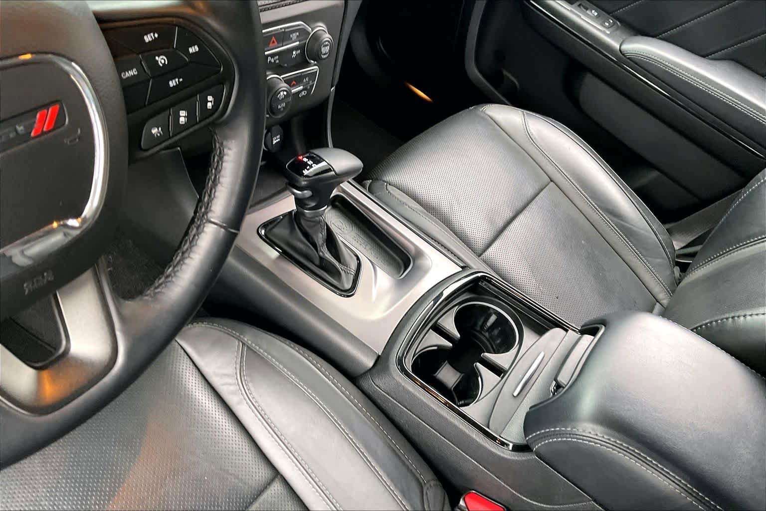 Used 2022 Dodge Charger SXT w/ Plus Group RWD image 15