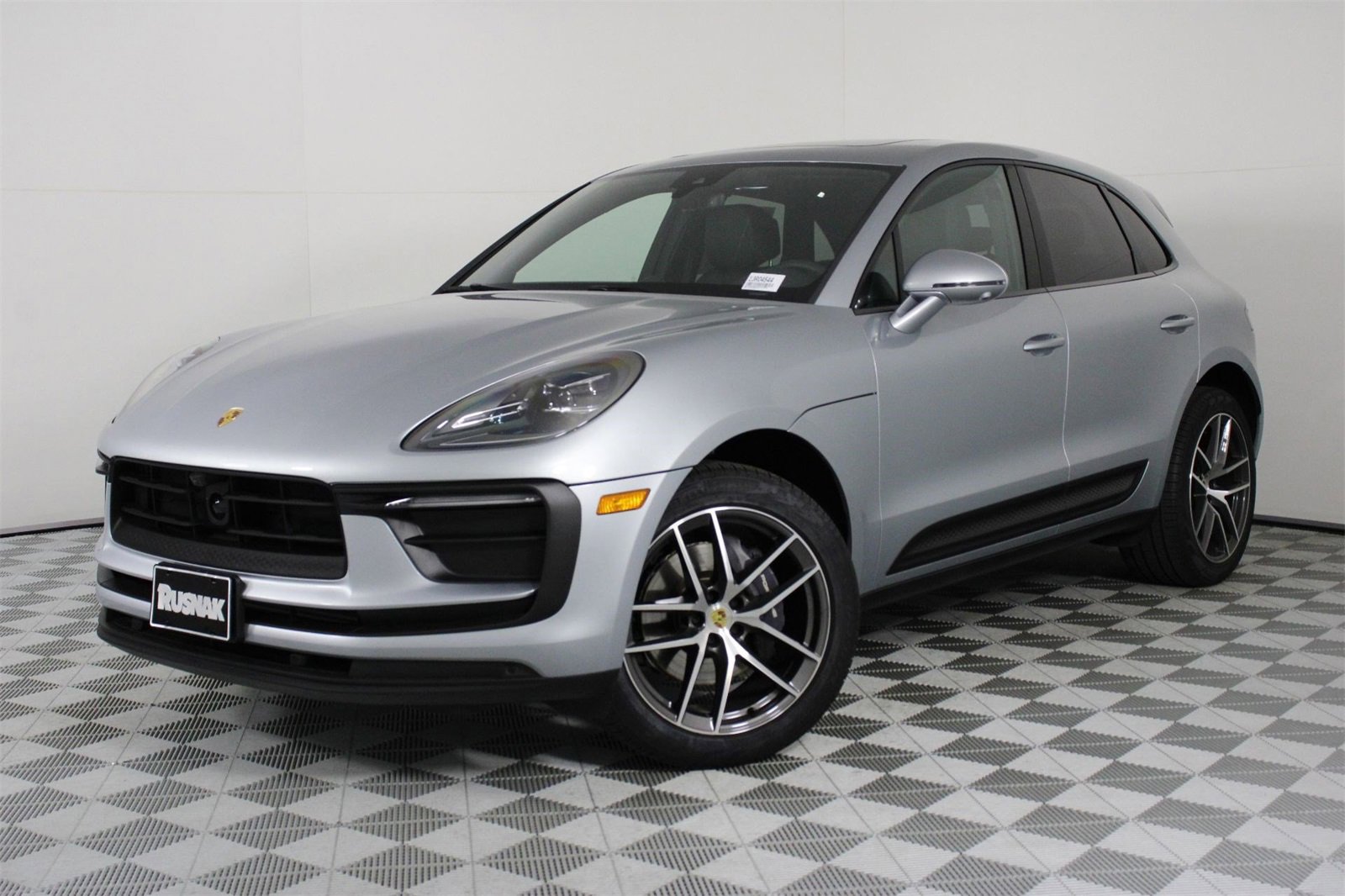 Used 2025 Porsche Macan image 35