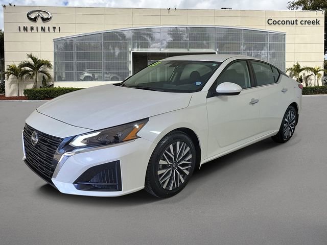 Used 2023 Nissan Altima 2.5 SV FWD image 2