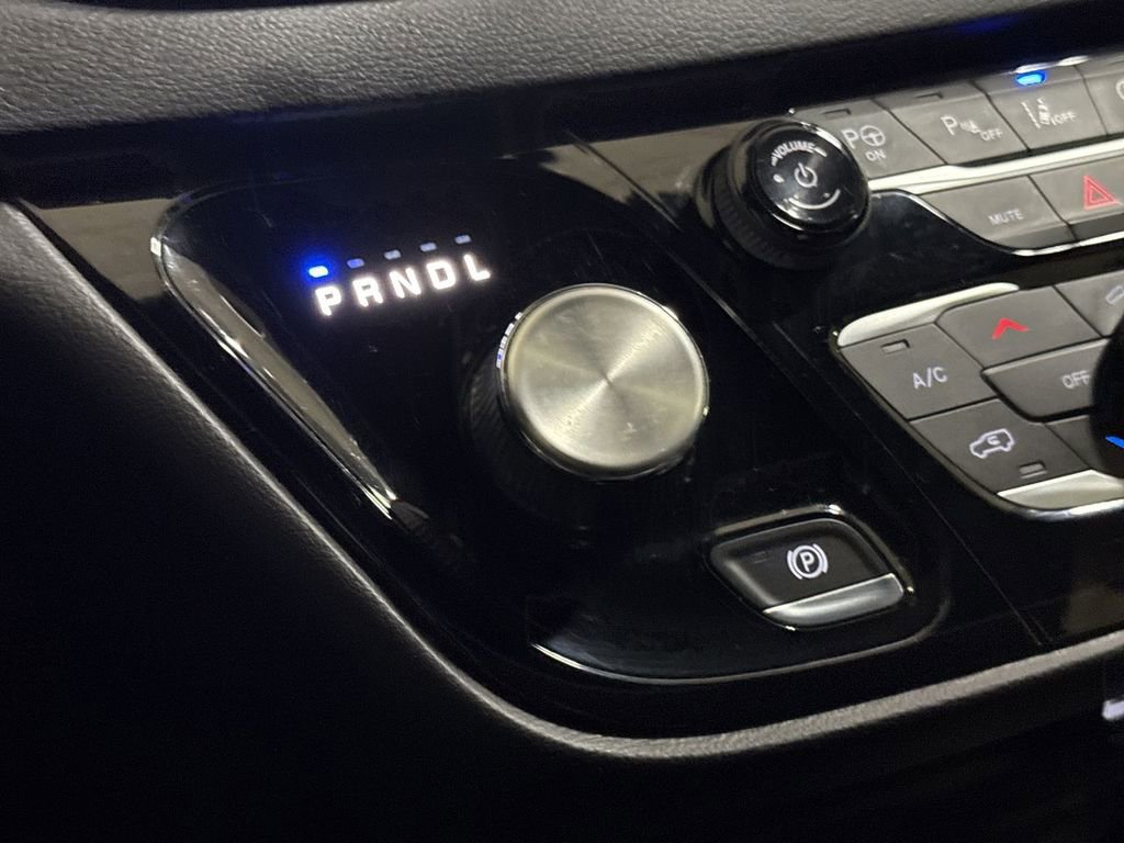 Used 2020 Chrysler Pacifica Touring-L Plus w/ Advanced Safetytec Group image 18