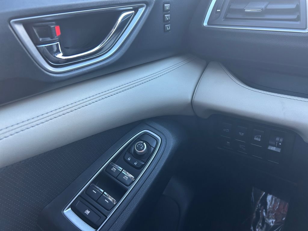 Used 2022 Subaru Ascent Limited w/ Technology Package image 18