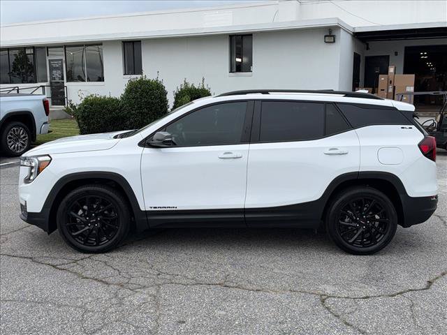 Certified 2024 GMC Terrain SLE w/ Driver Convenience Package FWD image 7