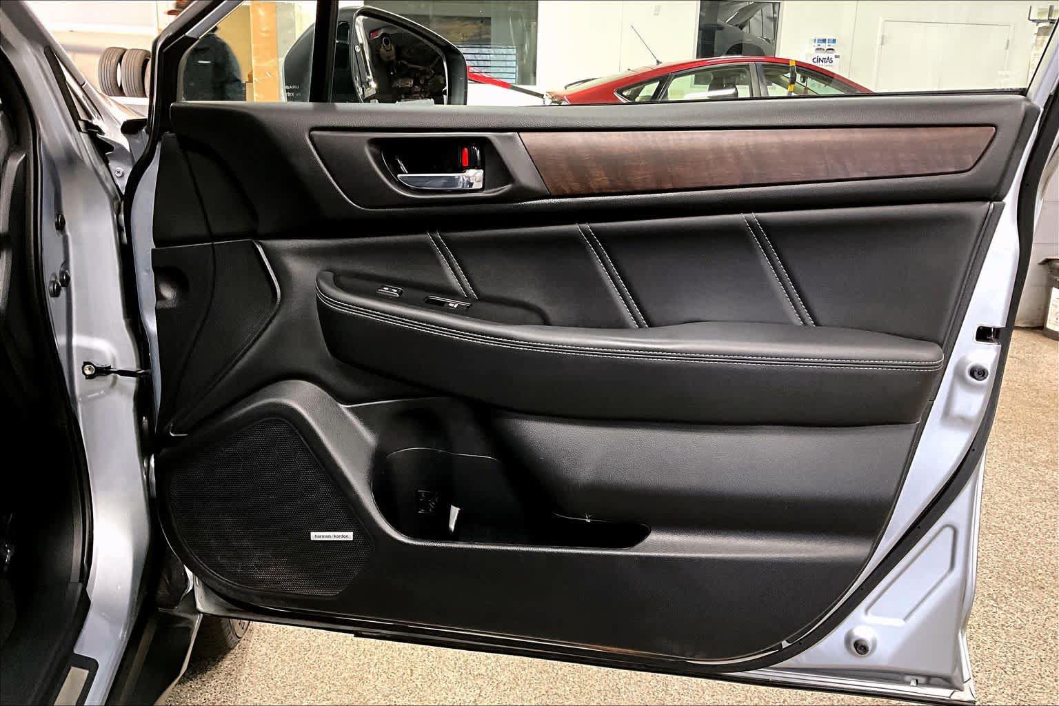 Used 2019 Subaru Outback 2.5i Limited AWD/4WD image 23