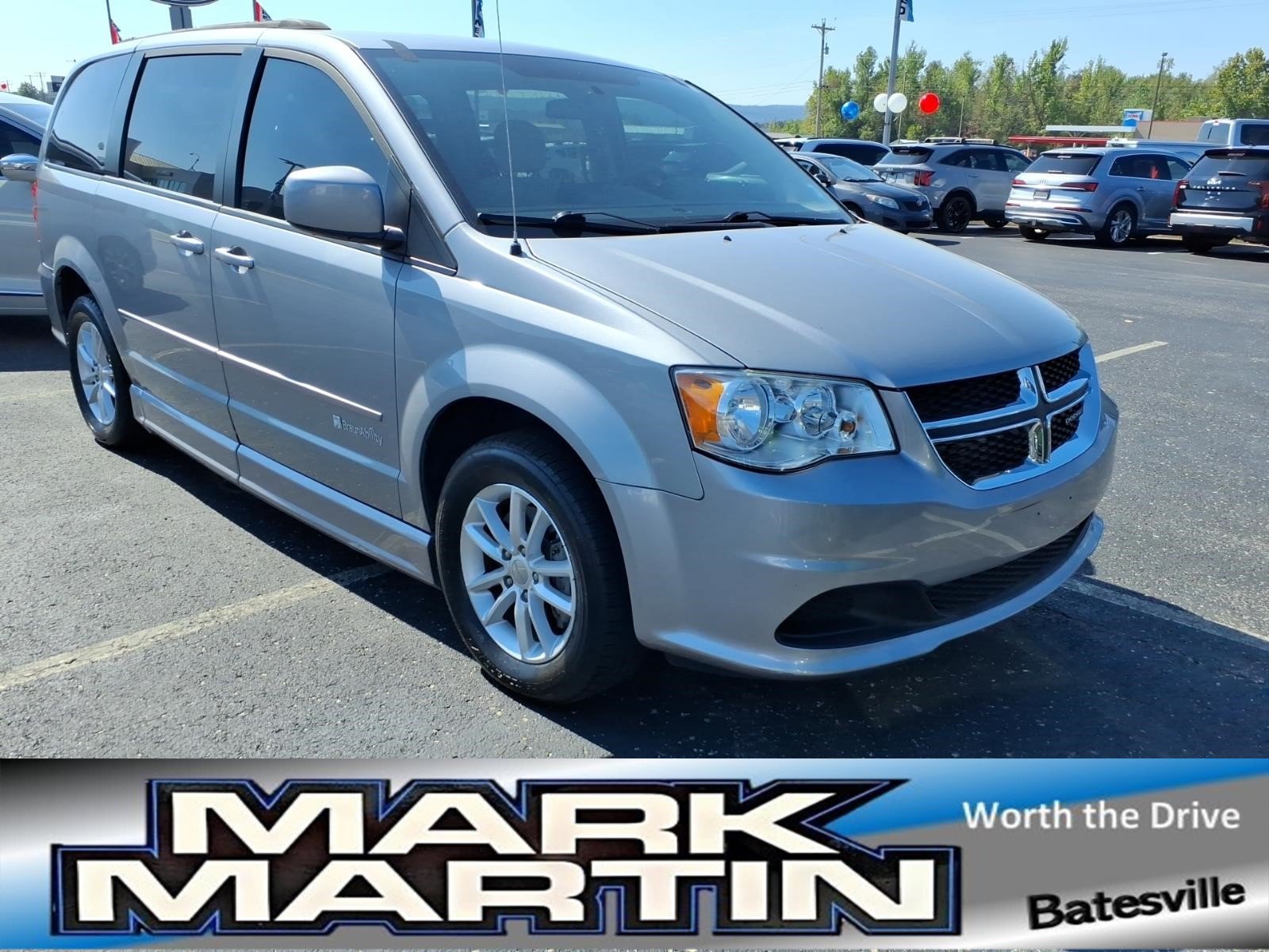 Used 2015 Dodge Grand Caravan SXT FWD image 1