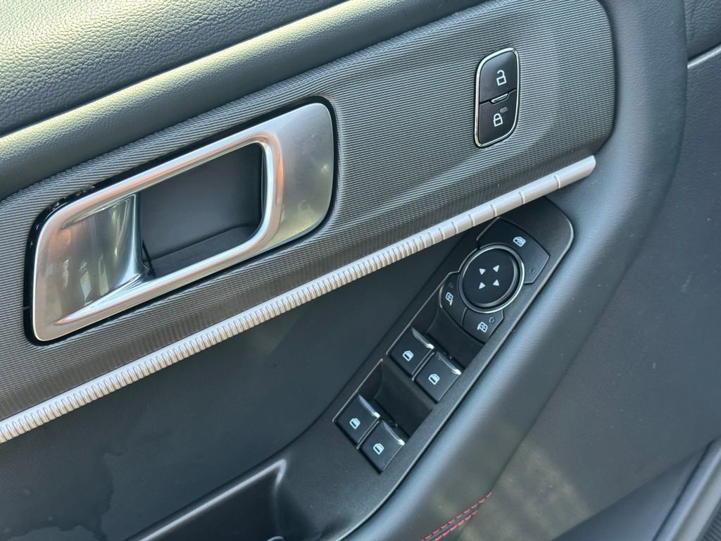 Used 2025 Ford Explorer ST-Line AWD/4WD image 20