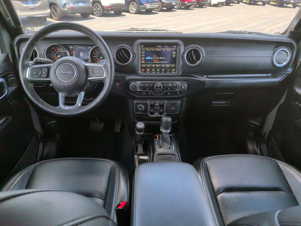 Used 2022 Jeep Gladiator Overland w/ Popular Equipment Package AWD/4WD image 2
