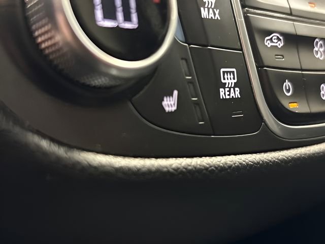 Used 2020 Chevrolet Equinox Premier image 30